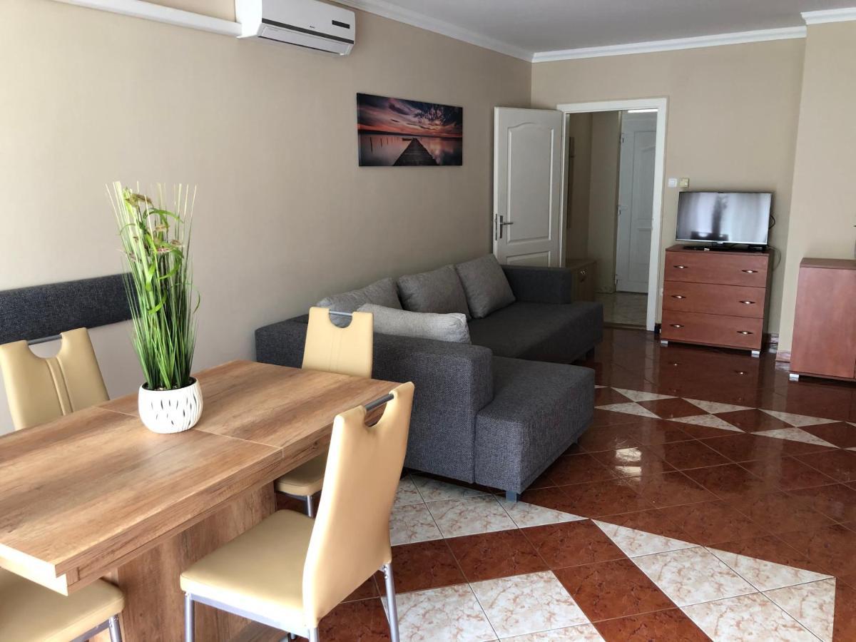 Alina Apartmanok Hajduszoboszlo Exterior photo