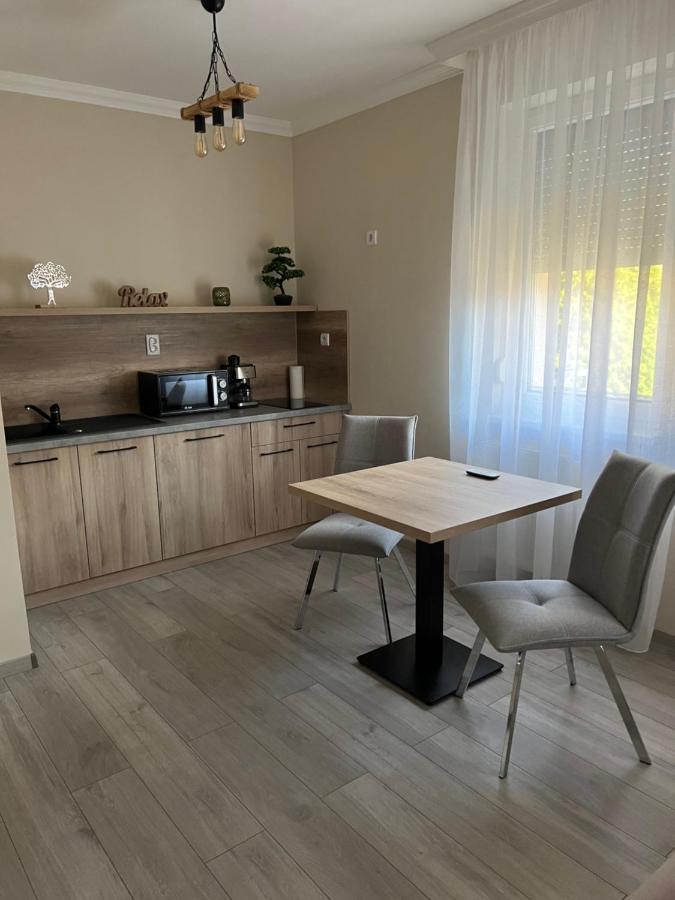 Alina Apartmanok Hajduszoboszlo Exterior photo