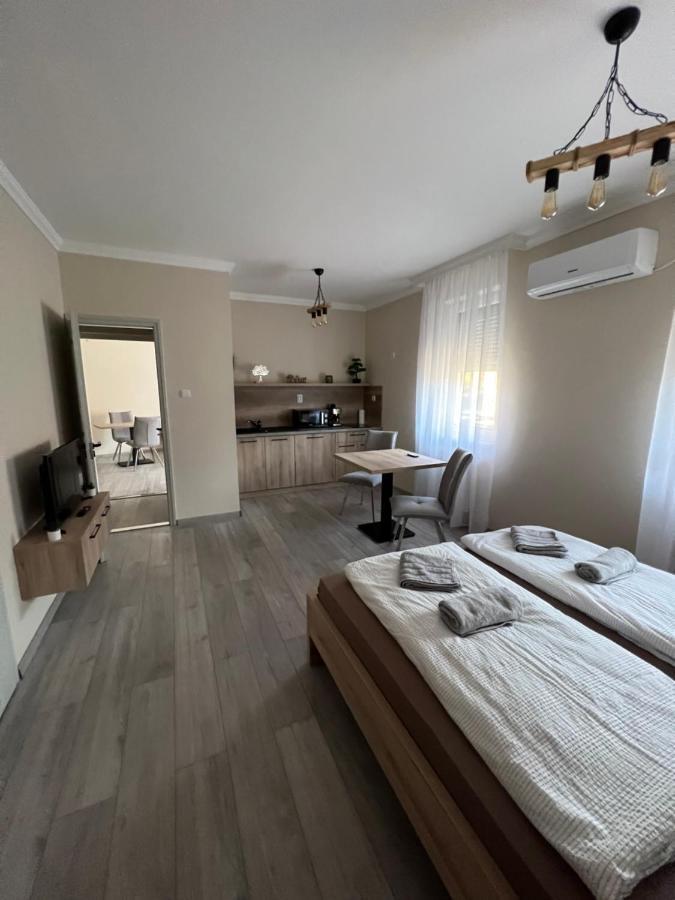 Alina Apartmanok Hajduszoboszlo Exterior photo