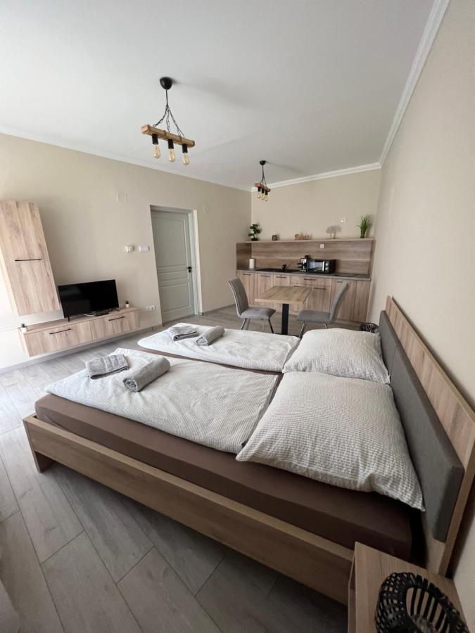 Alina Apartmanok Hajduszoboszlo Exterior photo